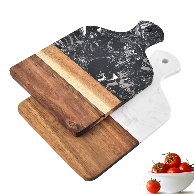 Marble Serving Board - アカシア材を使用した、取っ手付きの大理石調キッチン用まな板。肉やチーズを切るのに適しており、お料理の盛り付けや焼き菓子のプレートとしても使用可能。